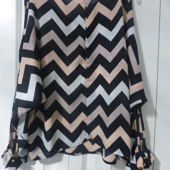 CHARLOTTE RUSSE flutter sleeve cold shoulder chevron stripes blouse - Picture 8 of 11